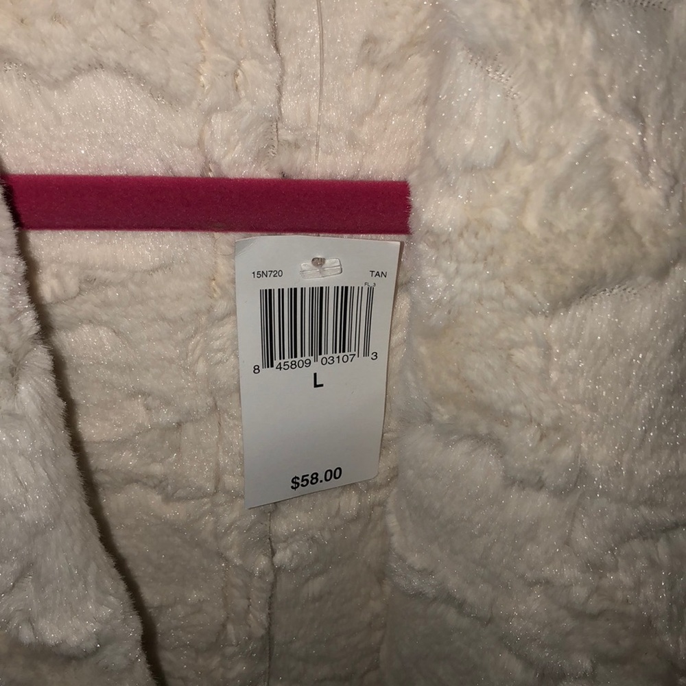 Vest - Picture 2 of 4